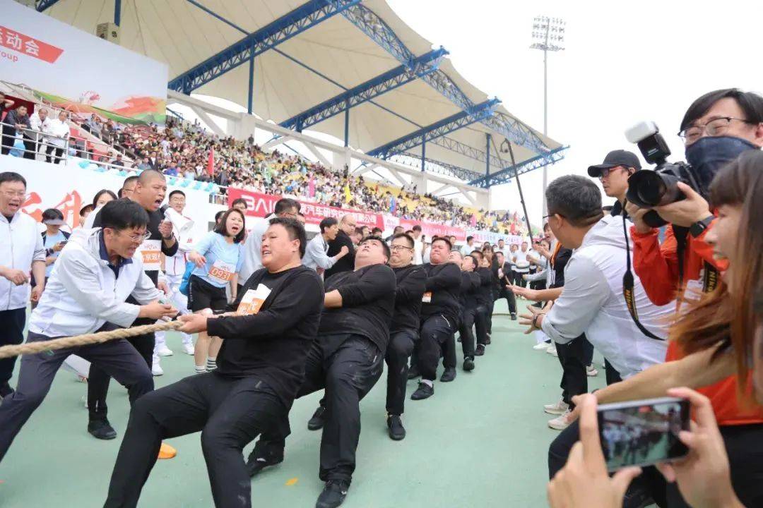 场面火爆，全力以赴，谁将称霸竞技场